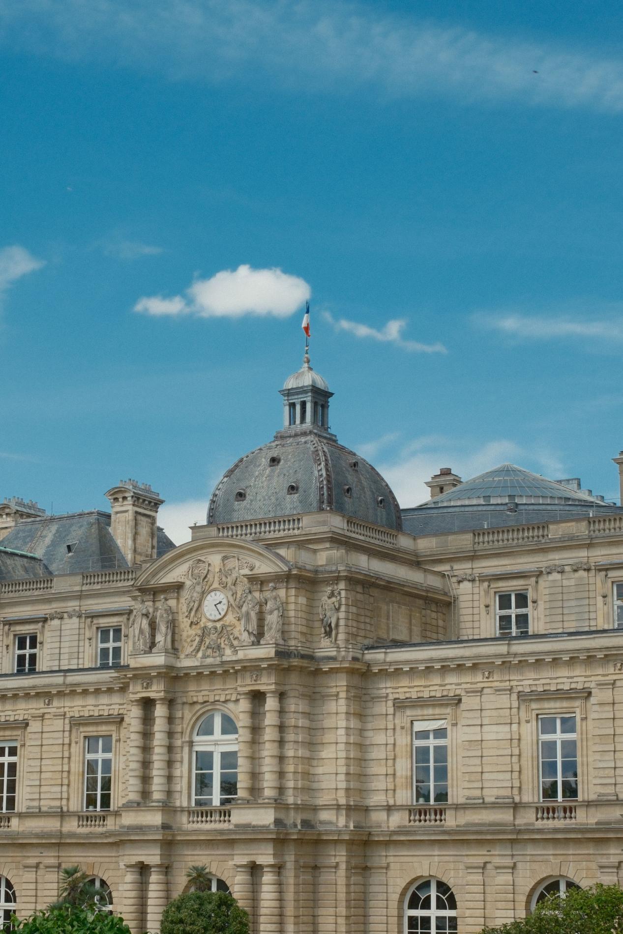 PARIS au cœur des Institutions